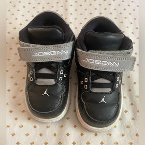 Jordan’s toddler sneaker size 6y unisex